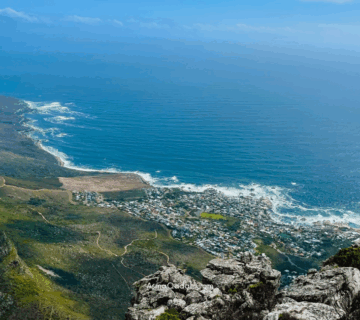 كيب تاون تتنفس من البحر وتُصغي للجبا